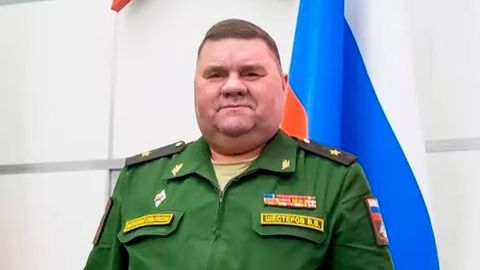 Россияда Мудофаа вазирлигининг юқори мартабали расмийси 6 йилга қамалди