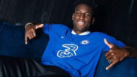 &ldquo;Manchester Yunayted&rdquo; &ldquo;Chelsi&rdquo; futbolchisi uchun salkam 100 mln yevro sarflashi mumkin