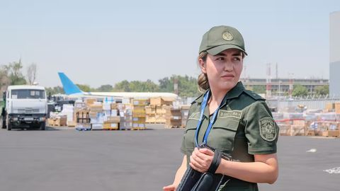 Ellik ming qadam, noqonuniy server, Yevropaga eksport qilingan do&lsquo;ppilar: bojxonachi Dilnoza Samadova bilan suhbat