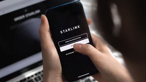 Илон Маск Starlink тизимидаги глобал узилиш учун узр сўради