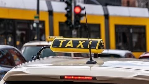 В Санкт-Петербурге мигрантам запретили работать в такси
