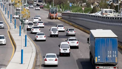 O'zbekistonda chet el yuk mashinalari harakati uchun to'lovlar kamaytiriladi