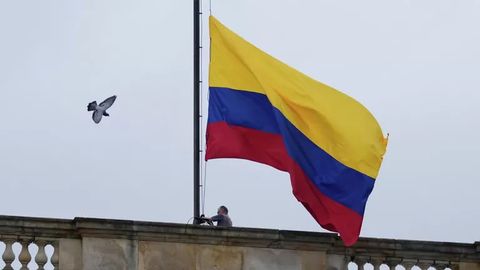 Kolumbiya Venesuela chegarasiga askarlarni joylashtirdi