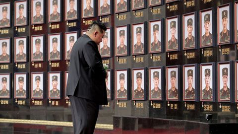 Kim Chen In Rossiya uchun urushda halok bo‘lganlarning oilalariga “go‘zal hayot” taqdim etishga va’da berdi