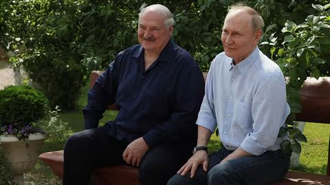 Putin Trampning ultimatumiga javob qaytarib, &ldquo;Oreshnik&rdquo; raketalari tizimli ravishda ishlab chiqarilayotganini aytdi