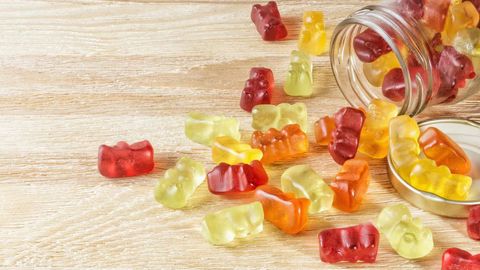 Endokrinolog marmelad shaklidagi vitaminlar xavfi haqida ogohlantirdi