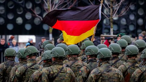 Германия мудофаани кучайтирмоқда: армия учун 770 миллион евролик ҳарбий техника хариди амалга оширилди
