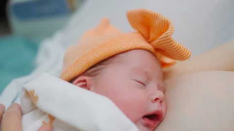 Yaponiyada yangi tug&lsquo;ilgan chaqaloq hidiga o&lsquo;xshash atir yaratildi