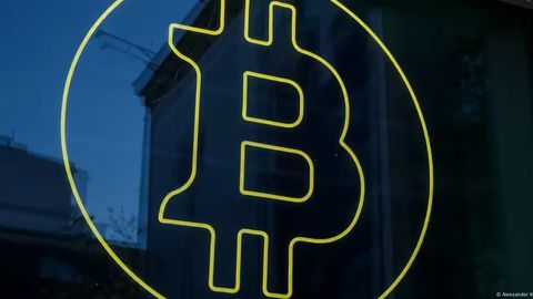 Криптовалюталар бозорида тарихий рекорд: биткоин 124 минг доллардан ошди