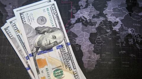 Ўзбекистонда доллар курси бир кунлик кўтарилишдан сўнг яна тушди