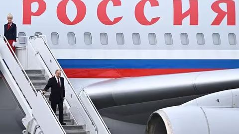 Alyaskada Putin samolyotiga naqd pul evaziga yonilg&lsquo;i quyishga majbur bo&lsquo;lindi