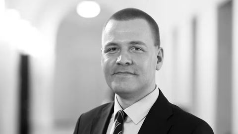 Finlyandiyada deputat parlament binosida o&lsquo;z joniga qasd qildi
