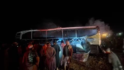 Erondan deportatsiya qilingan afg&lsquo;onistonliklar halokatga uchradi. 73 kishi halok bo&lsquo;ldi (video)