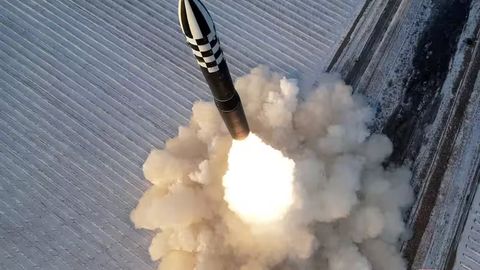 КХДР Хитой чегарасида махфий ракета базаси қургани айтилмоқда