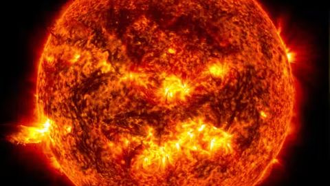 NASA hamkorligida yaratilgan sun&rsquo;iy intellekt Quyoshdagi chaqnashlarni 2 soat oldin prognoz qila oladi