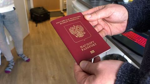 Germaniya Rossiya va Belarus fuqarolari uchun gumanitar vizalar berishni qayta tikladi