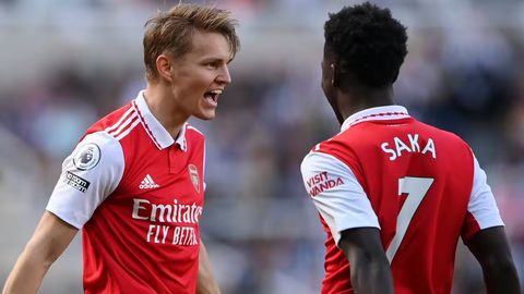 &ldquo;Arsenal&rdquo; yetakchisi 4 haftaga safdan chiqdi