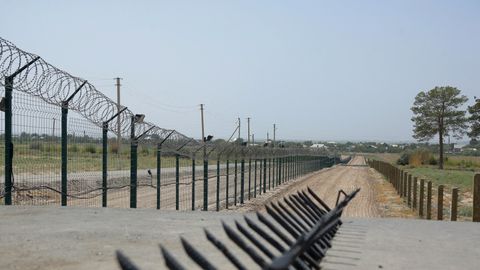 На границе Узбекистана погибли двое кыргызстанцев, неподчинившиеся требованиям пограничников