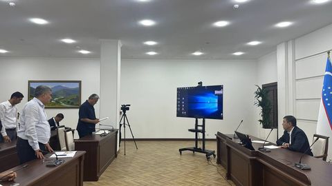 Erkinjon Turdimov majburiy mehnat holati ortidan Xovos hokimiga hayfsan berdi
