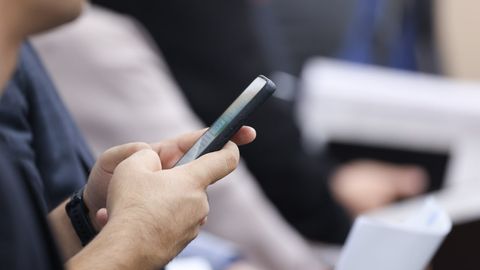 Telegram’da “maktab direktori va oʻrinbosariga aylangan” firibgar oʻqituvchilarni chuv tushirdi