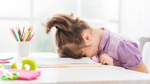 Bolani maktabga tayyorlash: farzandingizdagi stressni yengillashtirish bo‘yicha 7 tavsiya