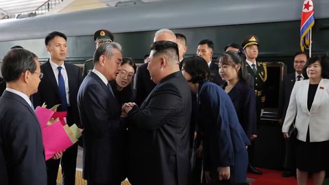 Kim Chen In Xitoyga qizi bilan tashrif buyurdi