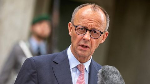 Germaniya kansleri Putinni “eng xavfli harbiy jinoyatchi” deb atadi