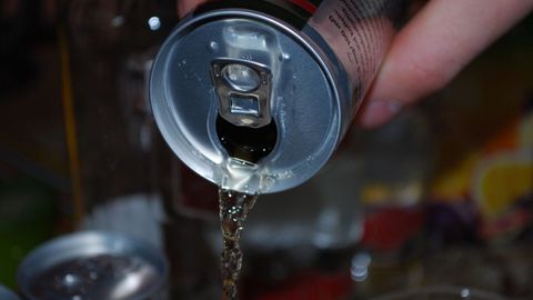 Angliyada 16 yoshdan kichiklarga energetik ichimliklar taqiqlanadi