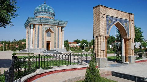 Imom Moturidiy maqbarasi rekonstruksiyasi doirasida eski mahallaning bir qismi buzib tashlangani yuzasidan izoh berildi