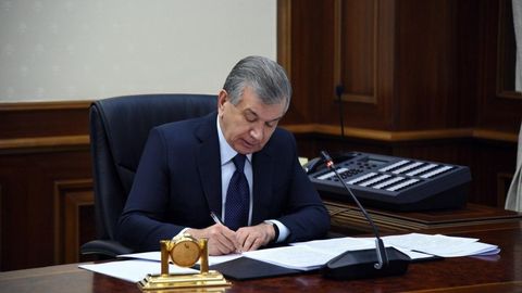 Prezident akademik Tohir Oripovni unvon bilan taqdirladi