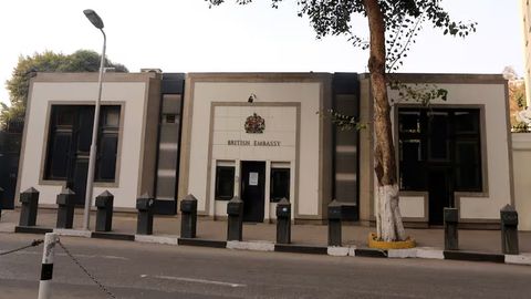 Misrda elchixonalar oldidagi to‘siqlar olib tashlanadi