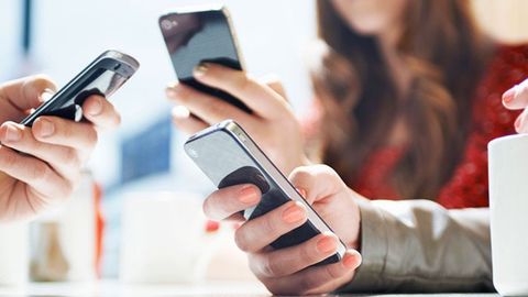 Покистон фуқароларни телефон орқали кузатмоқда — Amnesty International