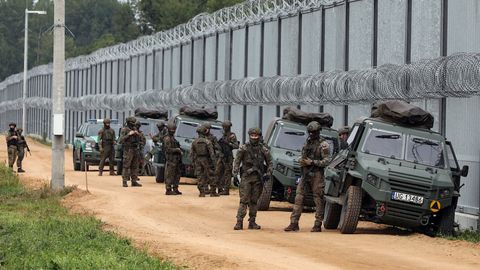 Польша Беларусь ва Россия билан чегарасига 40 минг ҳарбий жойлаштиради