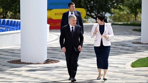 Шавкат Мирзиёев Бўстонлиқдаги “Ренессанс” болалар оромгоҳини бориб кўрди (фото)