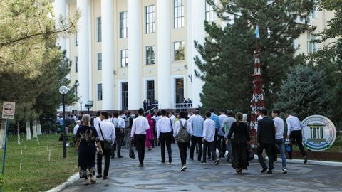 Камбағал оилалар учун имтиёзли таълим кредити ва давлат грантлари кўпайтирилади