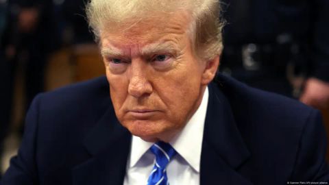 АҚШ суди Трампнинг The New York Times газетасига қарши даъвосини вақтинча рад этди