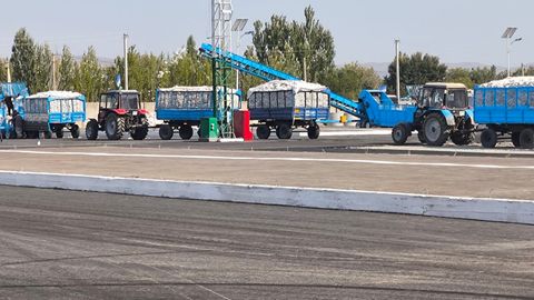 Surxondaryoda fermerlar ichida odamlar bo‘lgan paxtani tarozidan o‘tkazishga uringani rad etildi 