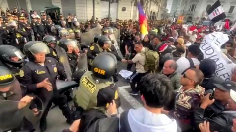 Peruda namoyishchilar bilan politsiya o‘rtasida to‘qnashuvlar sodir bo‘ldi