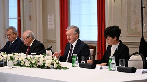  Shavkat Mirziyoyev AQSH Kongressi aʼzosi va Missisipi shtati Milliy gvardiyasi qoʻmondonini qabul qildi