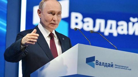 “Kimdir harbiy sohada biz bilan bellashishni istasa, urinib ko‘rsin” — Putin