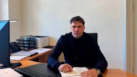 Литва маданият вазири Қрим кимга тегишли эканини айтишдан бош тортгани учун лавозимини тарк этди