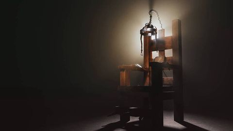 Тунисда интернетда президентни танқид қилган эркак қатлга ҳукм қилинди