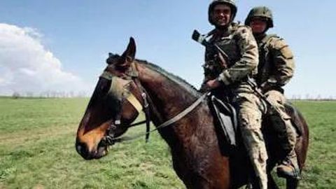 Россия армиясига кавалерия қайтди: отлиқлар энди ҳужумга ташланиши мумкин