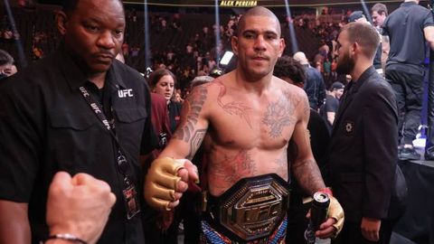 UFC 320. Алекс Перейра реванш жангида Магомед Анкалаевни мағлуб этиб, чемпионлик камарини қайтиб олди (видео)