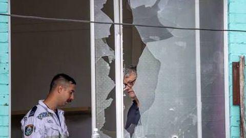 Австралияда 60 ёшли эркак одамларга қарата 50 марта ўқ узди: 16 киши жароҳатланди (видео)