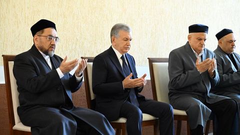 Shavkat Mirziyoyev Ismoil Jo‘rabekov xonadoniga tashrif buyurdi