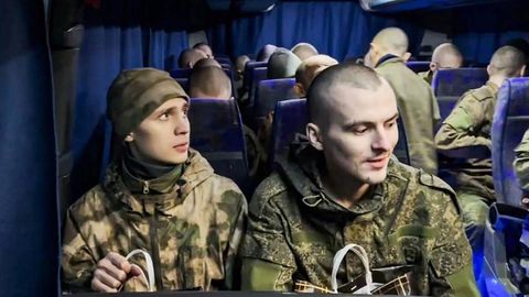 Украина асирлигидан қайтган рус ҳарбийлари урушга қайта юборилмоқда