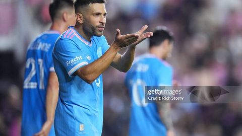 Jordi Alba futbolchilik faoliyatini yakunladi