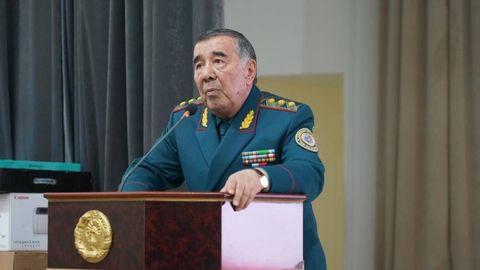 “Biz bunday oʻzidan ketib qolgan rahbarni aslo kechirmaymiz” — Zokirjon Almatov Furqat tumani IIB boshligʻi haqida