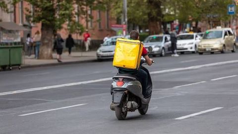 Kuryerlarga cho‘chqa go‘shti va alkogol tashish taqiqlanadi — Rossiya Musulmonlar diniy boshqarmasi